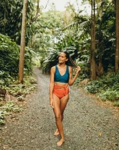 Nani Swimwear Recycled Navy Switch V Crop