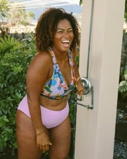 Nani Swimwear Mable Switch V Crop 19 Nani Swimwear Mable Switch V Crop