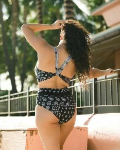 Nani Swimwear Oasis Switch V Crop 19 Nani Swimwear Oasis Switch V Crop