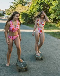 Nani Swimwear Suvi Offshore Crop 24 Nani Swimwear Suvi Offshore Crop