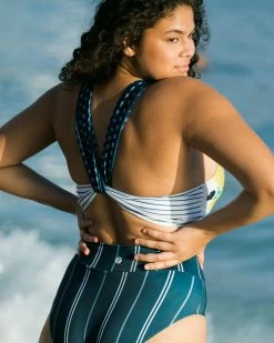 Nani Swimwear Mara Switch V Crop 17 Nani Swimwear Mara Switch V Crop