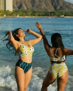 Nani Swimwear Mara Switch V Crop 18 Nani Swimwear Mara Switch V Crop